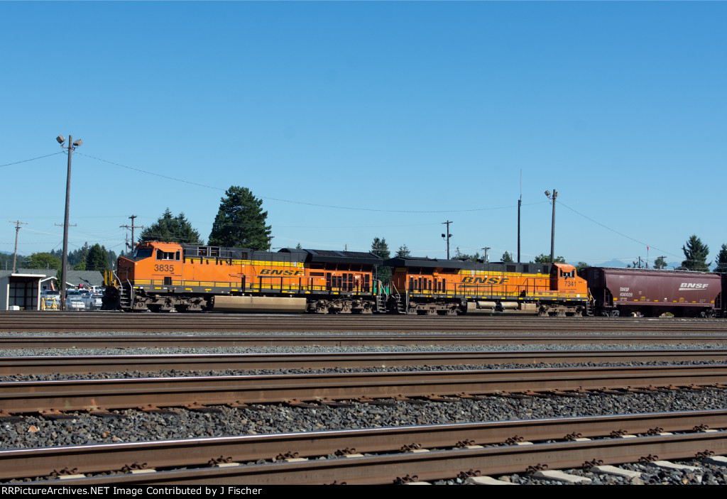 BNSF 3835